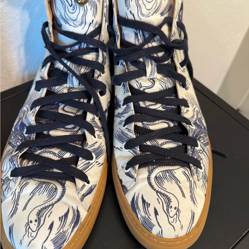 Men's White and Black High-Top Sneakers.Authentic Gucci - Picture 2 of 14